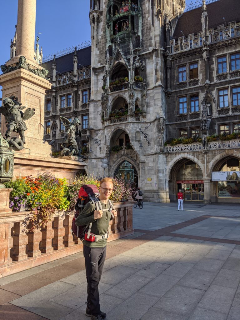 Thomas auf dem Marienplatz in München - Auf dem Traumpfad von München nach Venedig